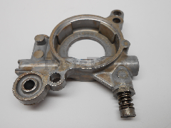 RedMax 503521302 Oil Pump - image 3