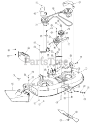 Yard Machines 13AM762G752 - Yard Machines Lawn Tractor (2006) (Walmart)
