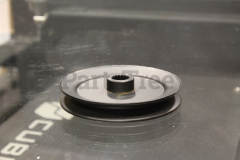 Simplicity 1678663 Deck Pulley And Hub Assembly - image 1