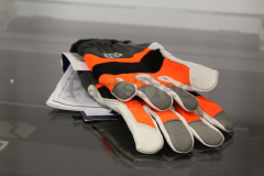 RedMax 579380210 Hus Glove Funct Saw Prot - L - image 1