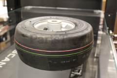 Snapper 22258 Wheel Assembly, 9 X 3.50 - image 1