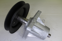 MTD 918-0660 Spindle And Pulley Assembly, 5.75" Dia Pulley - image 1